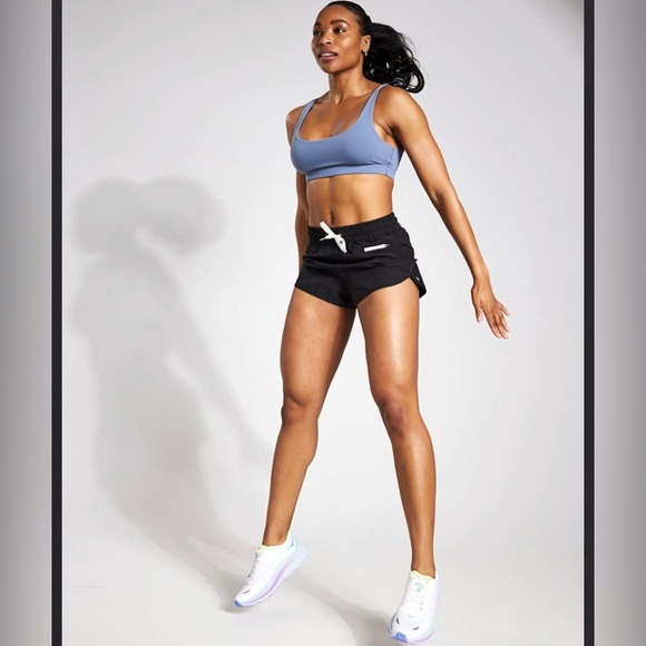 Vuori Clementine Black Shorts women’s size XL - Picture 3 of 7